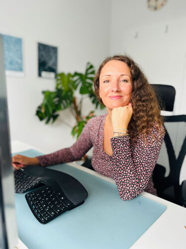 Verena Laouari - vereidigte Übersetzerin für spanische Urkunden