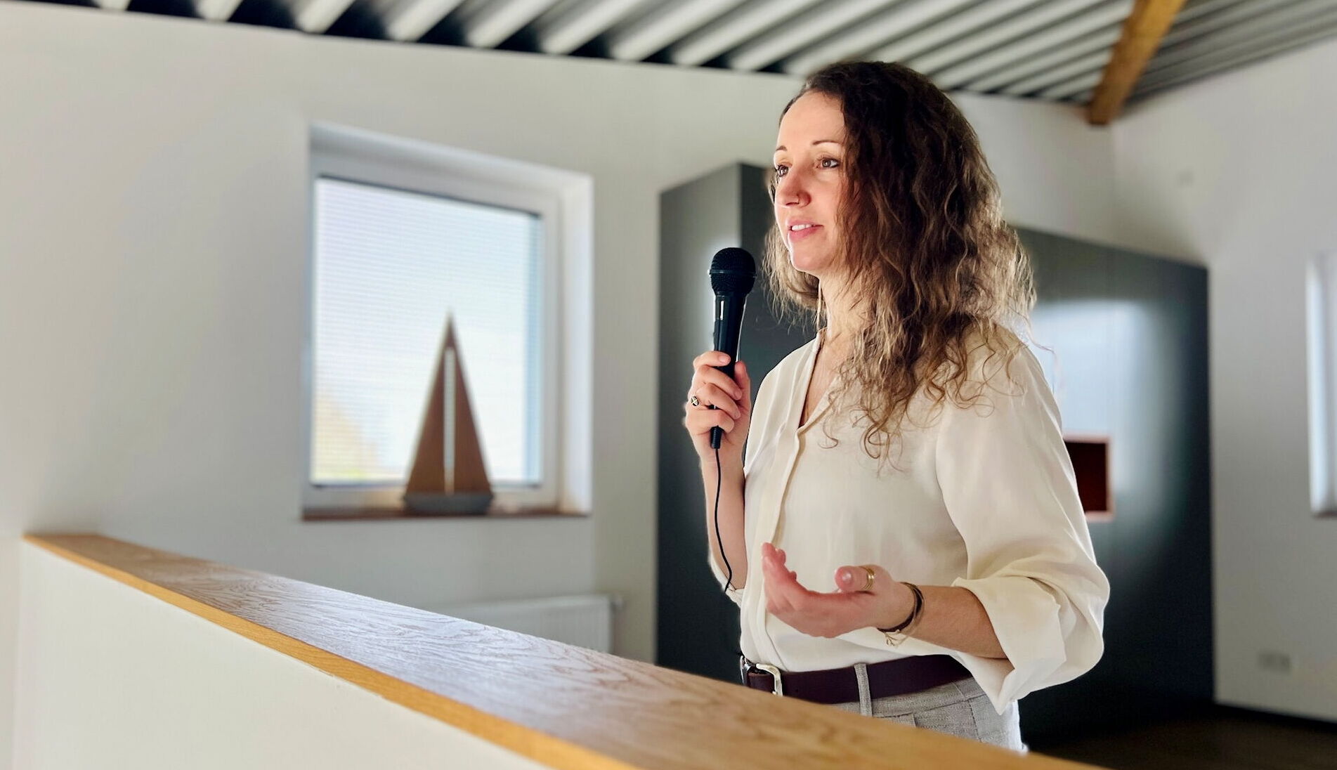 Dolmetscher mit Erfahrung – Sprachliche Präzision für Konferenzen, Verhandlungen und internationale Events